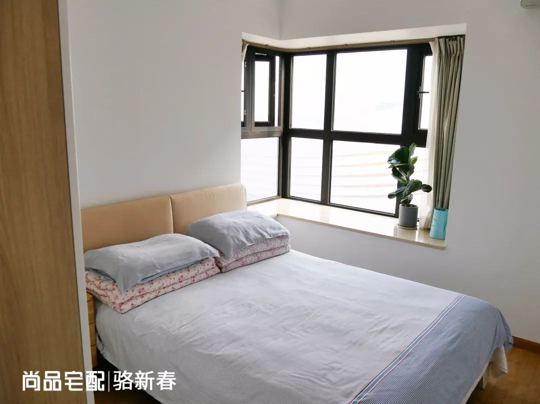 小房间榻榻米带吧台,小户型榻榻米上床下柜一体