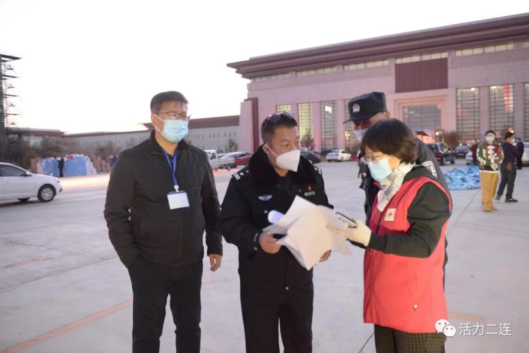 支援二连浩特疫情车队视频,抗击疫情爱心物资车队