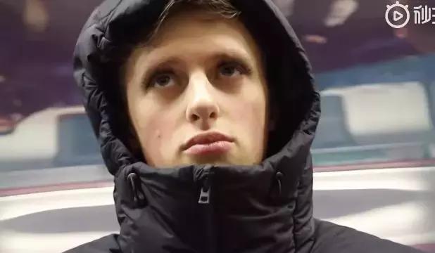 我们花了400块,把土鳖小伙子送上了伦敦时装周???