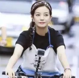 中长发怎么扎好看又简单漂亮,中长发怎么扎好看的侧麻花辫