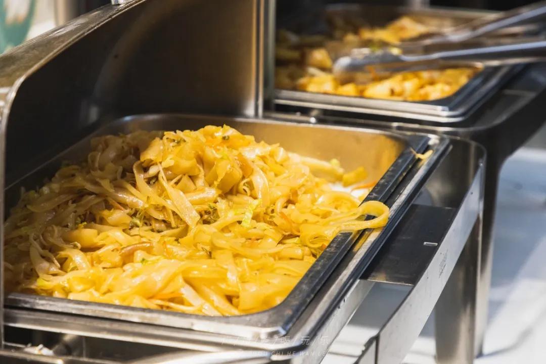 天平架素食自助餐,15元吃素食自助餐