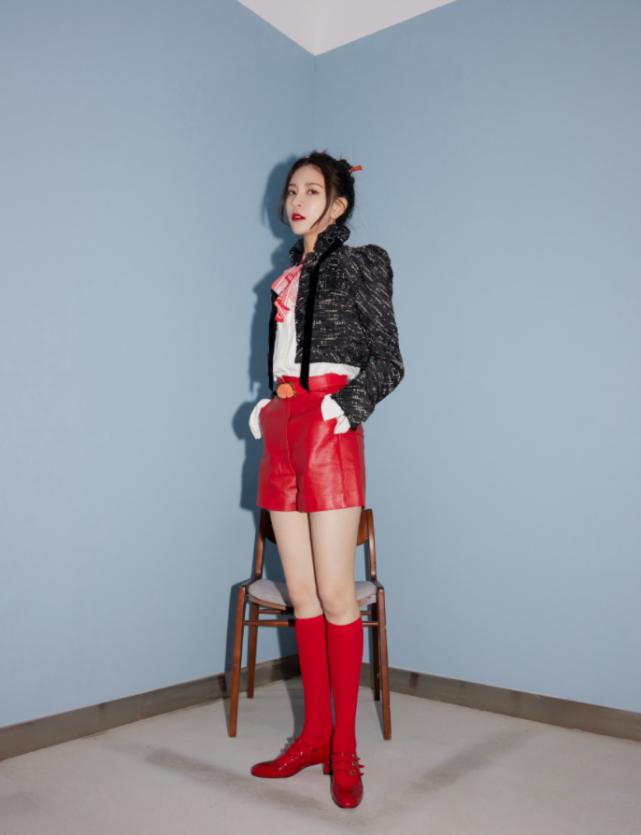 宋妍霏穿高跟长筒靴,宋妍霏同款中筒袜