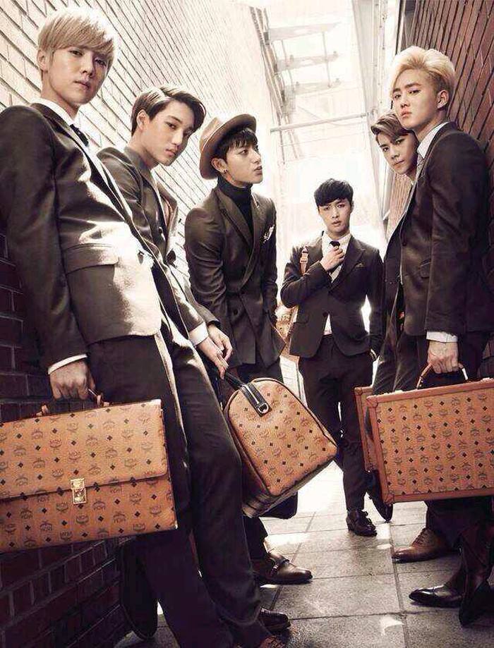 适合年轻人的轻奢包包品牌推荐,不懂名牌包包