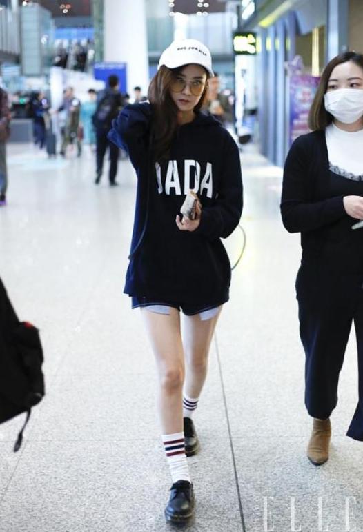 王珞丹时尚穿搭演绎都市新女性,王珞丹各种造型