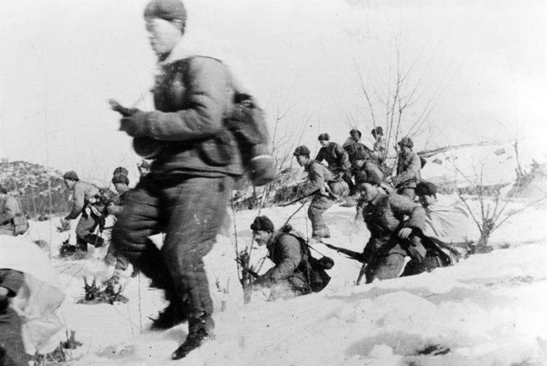 上将邓华有多厉害？完虐麦克阿瑟，彭德怀：不听邓华言吃亏在眼前