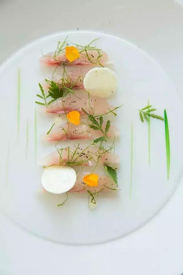 唯美食与爱不可辜负上下句,唯美食和爱不可辜负出自哪里