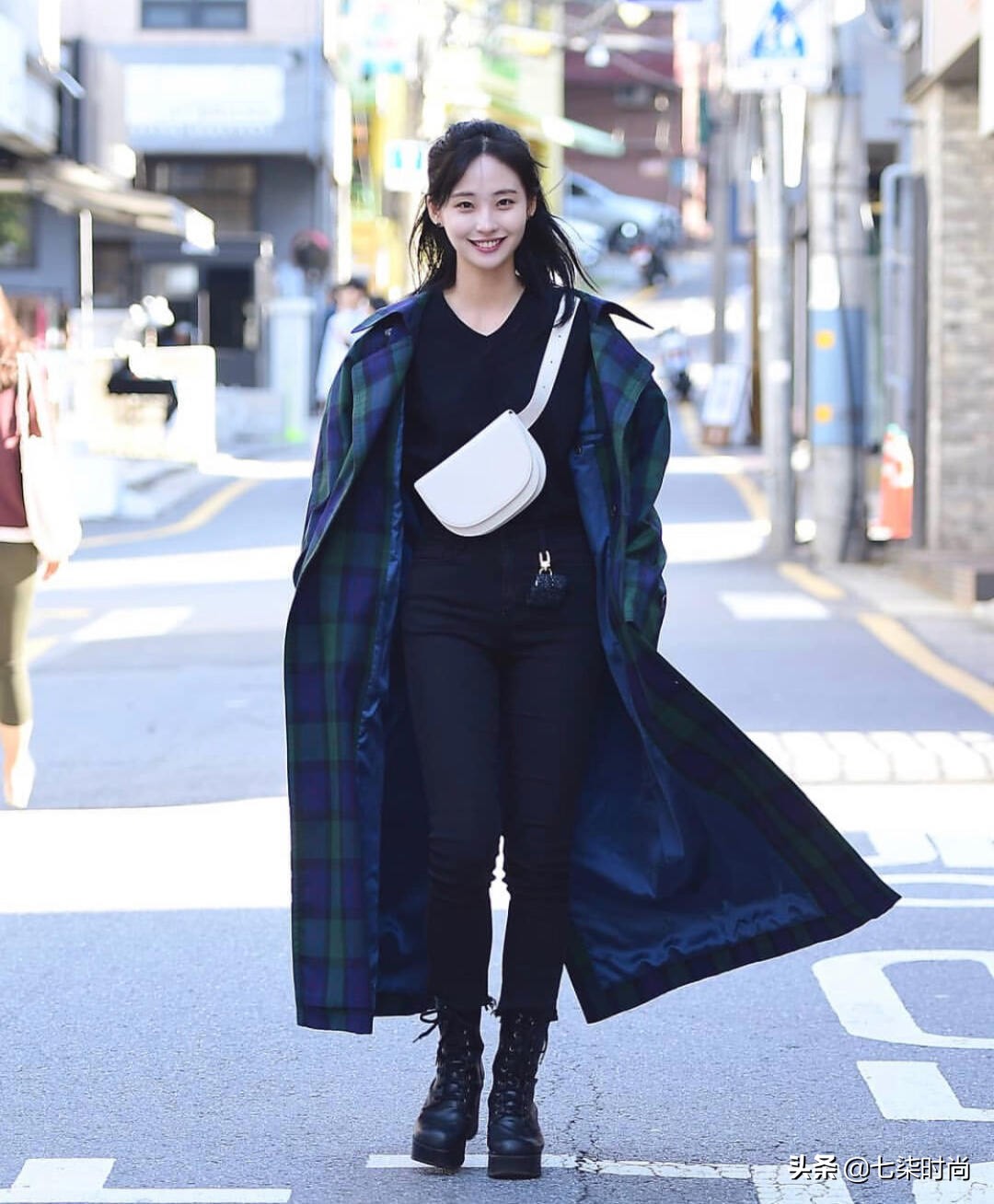 2021跟着韩剧学穿搭,跟着韩剧学穿搭休闲风衣