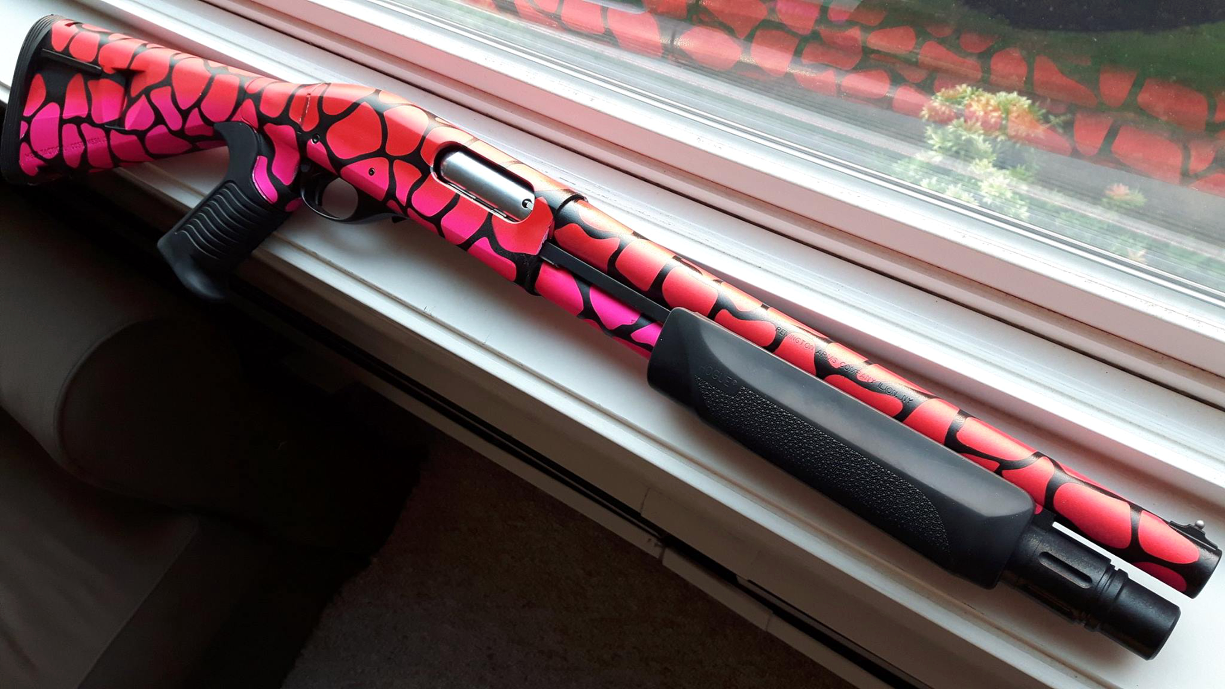 “墨西哥帮派”的30种*器武**，就连重狙和RPG都有