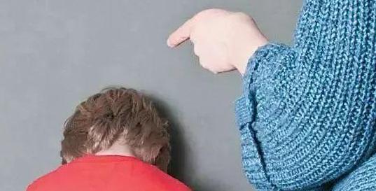 孩子偷拿家里的钱怎么给妈妈认错,孩子偷拿钱了要不要告诉爸爸