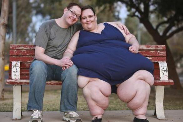 俩女人，一个身材臃肿，一个身材窈窕，生育时的差距一目了然