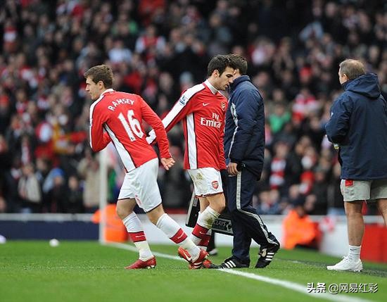 拉姆塞阿森纳完整视频,拉姆塞断脚归来