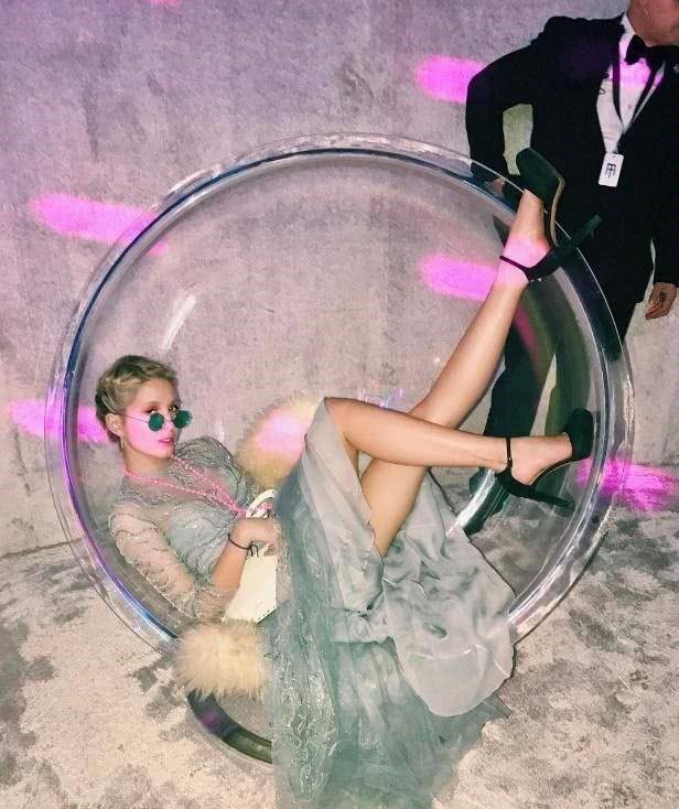 她不仅是众人艳羡的王室公主，更是称霸秀场的ItGirl