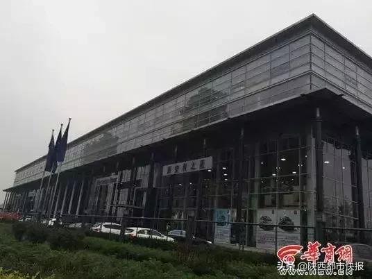 奔驰维权女哭诉后续,西安利之星奔驰事件怎么解决的