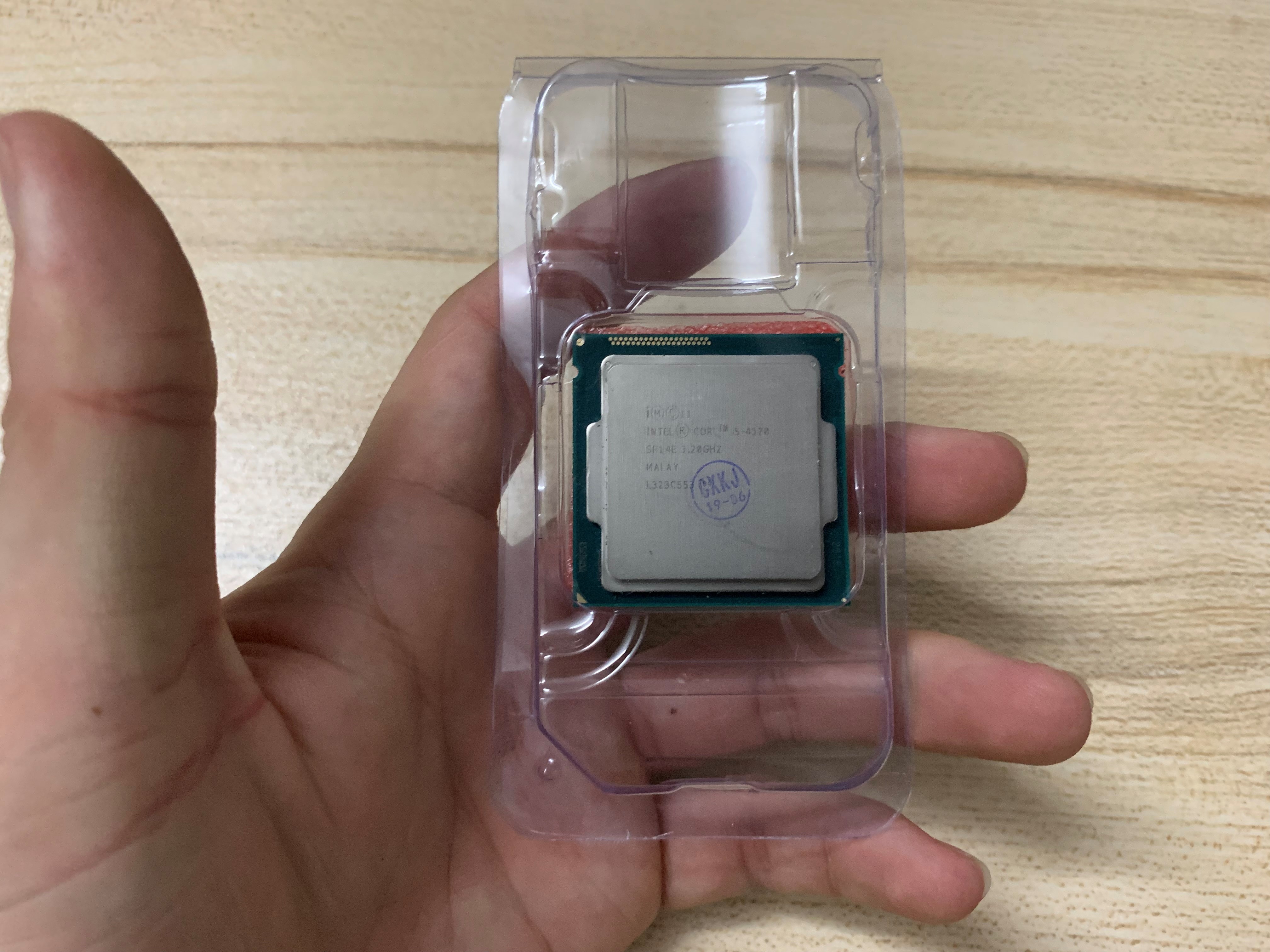 性价比超高的水冷游戏主机,900块钱配一台带水冷的游戏主机