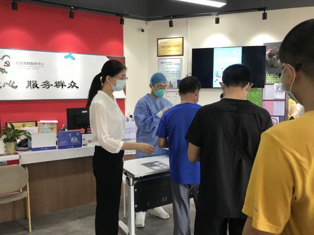 疫情防控党旗在基层高高飘扬,党旗在防疫阻击战中高高飘扬