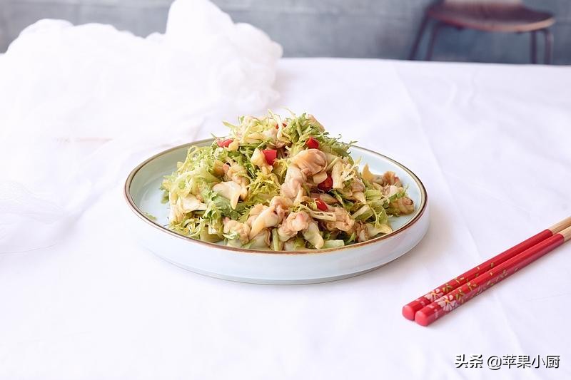 海鲜能不能和素菜一起吃,请问海鲜不能和什么菜一起吃