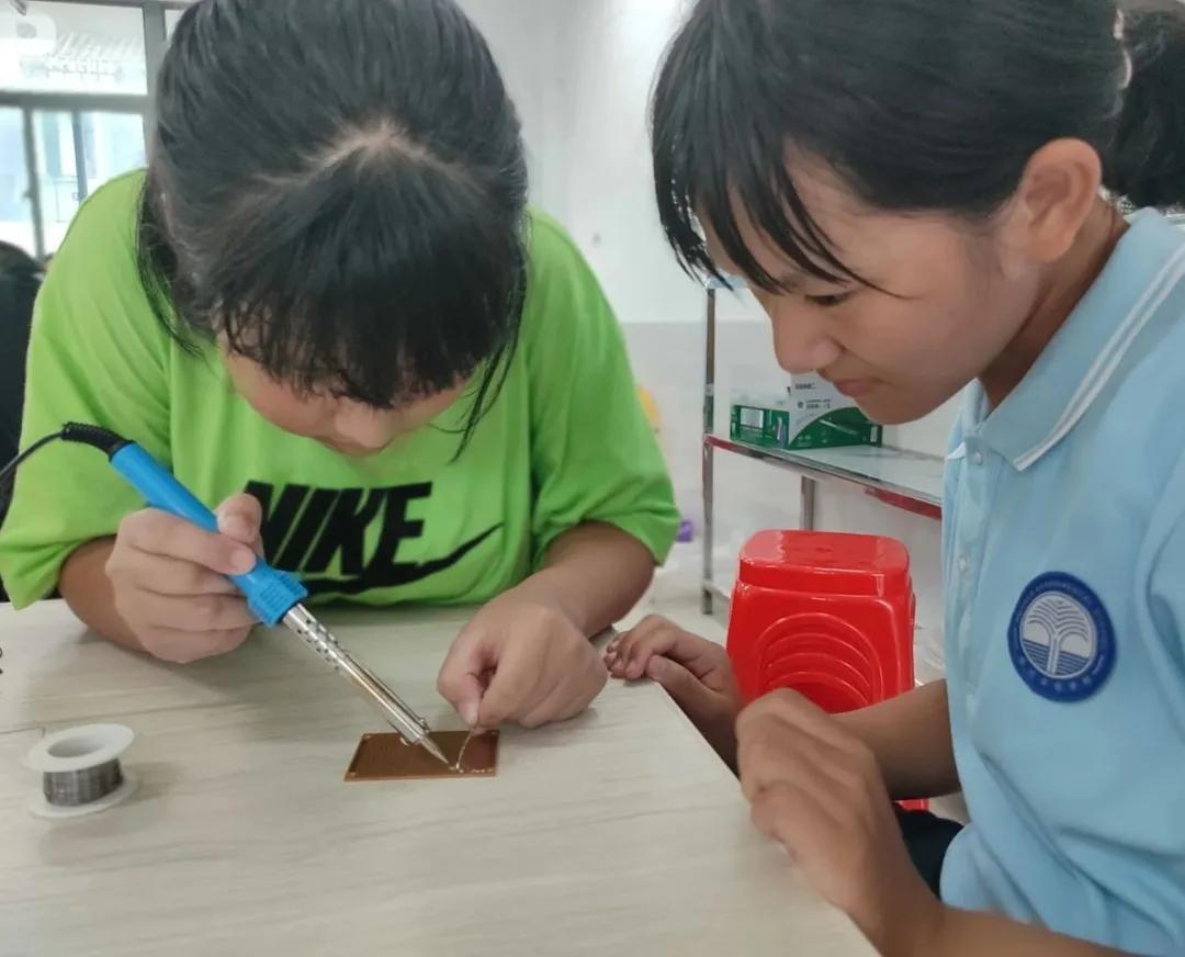 初中生的科技热情怎么点燃？位于大湾区的这所学校开设了这门课