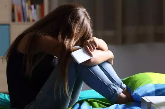 那个老找我聊天的好友，被我拉黑了，早点远离一直消耗你的人