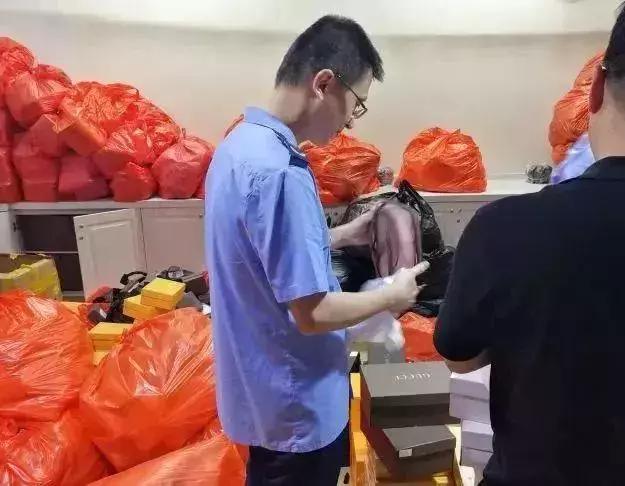 代购奢侈品的陷阱,奢侈品代购类骗局揭秘