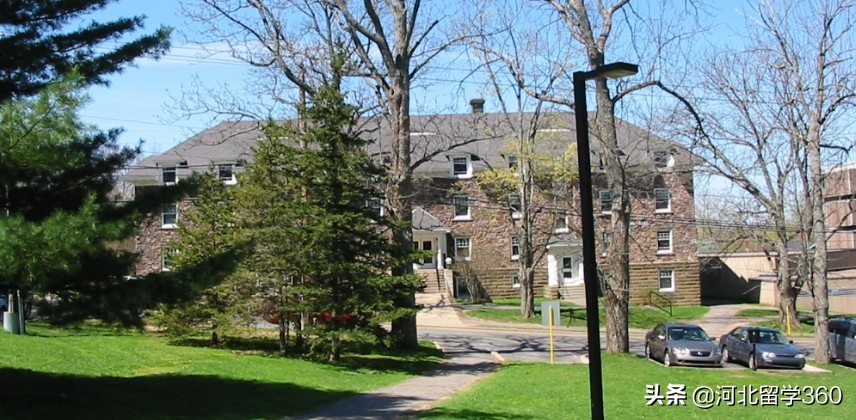 加拿大读高中一年需要多少钱,现在去加拿大读研怎样