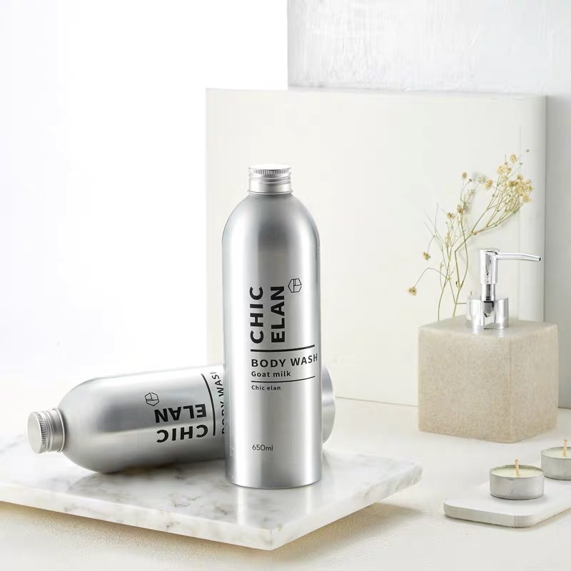 洗澡抹上就像泡着羊奶浴，全身喷香的沐浴露，让你重新穿起露背装