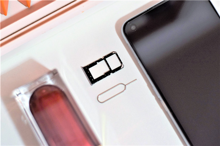 realme真我v5是5g手机吗,realme真我v5是不是全面屏