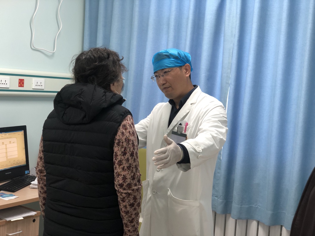 耳石症眩晕怎么治疗最好,专家谈眩晕与耳石症