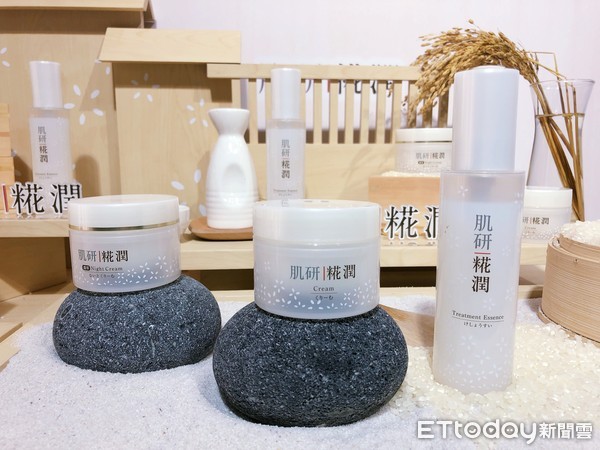 肌研糀润赋活雪凝补水保湿精华露,肌研糀润赋活雪精华露