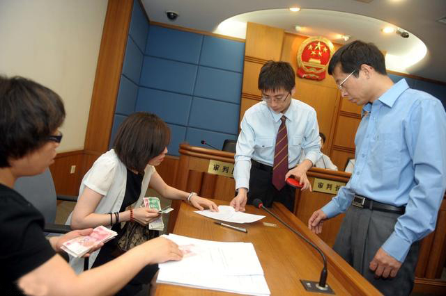 租赁的房屋被拆迁怎么补偿,租赁房屋遇到拆迁怎么办