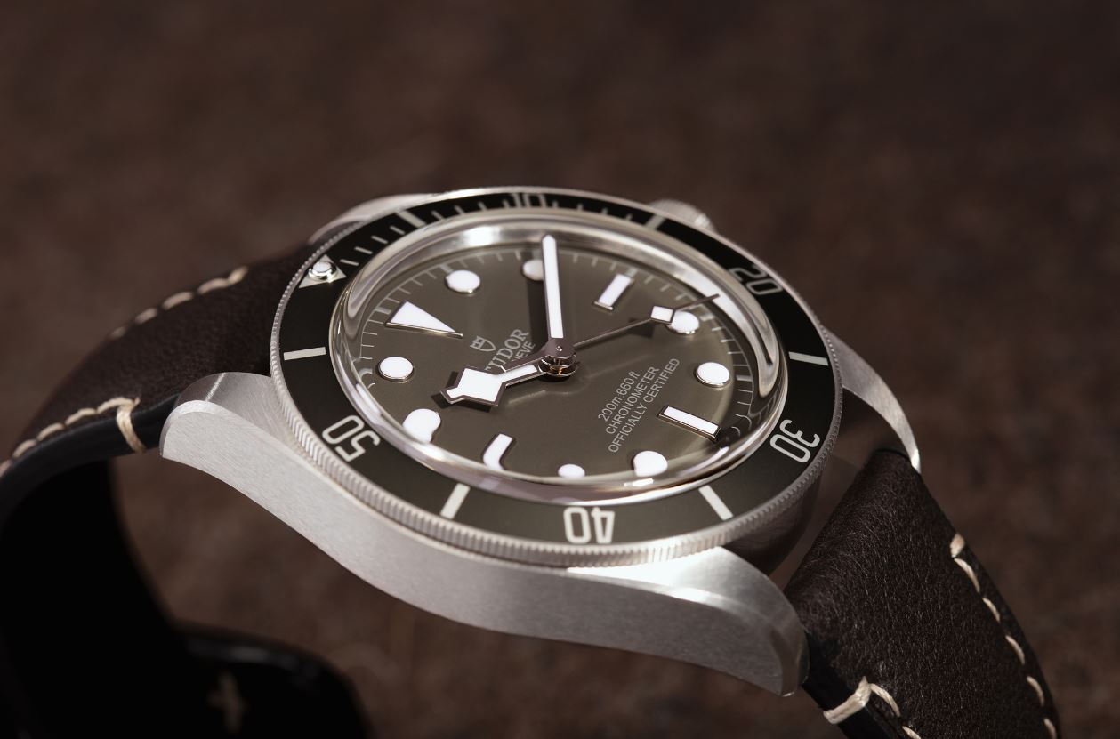 认识表壳新金属：酸柑金、青铜金、不氧化白银