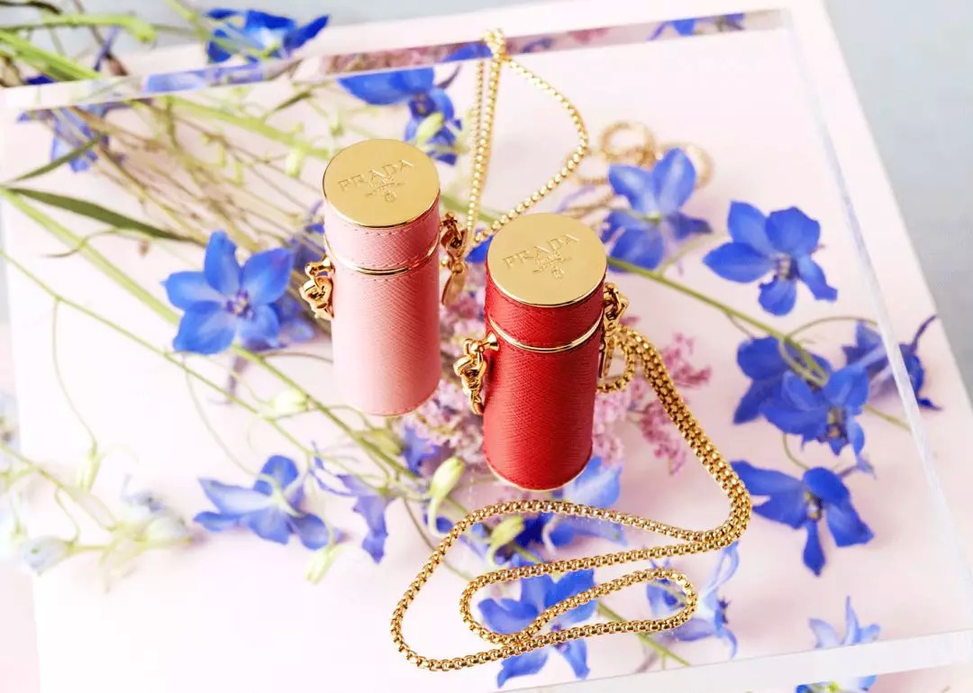 我的胸,我的手指,我的脚腕……都需要一只包包