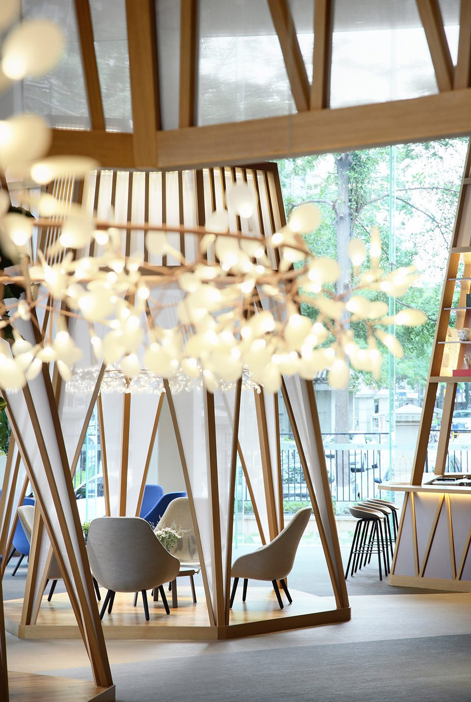 西式平面几何构造重塑当代梦境凉亭——长安鼎峰悦境营销中心