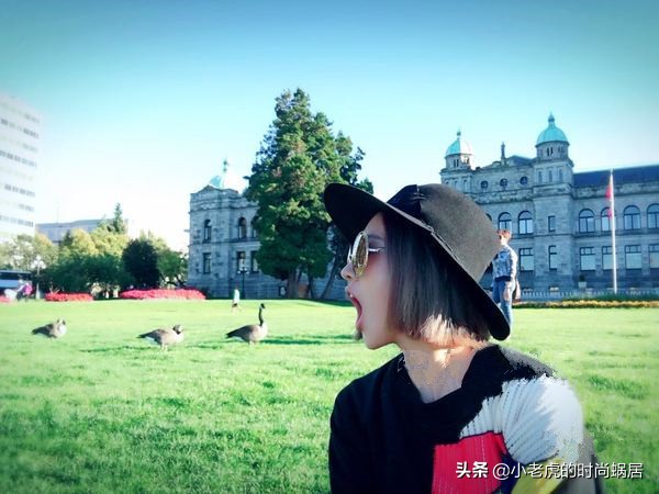 唐艺昕红毯运动鞋,唐艺昕休闲鞋