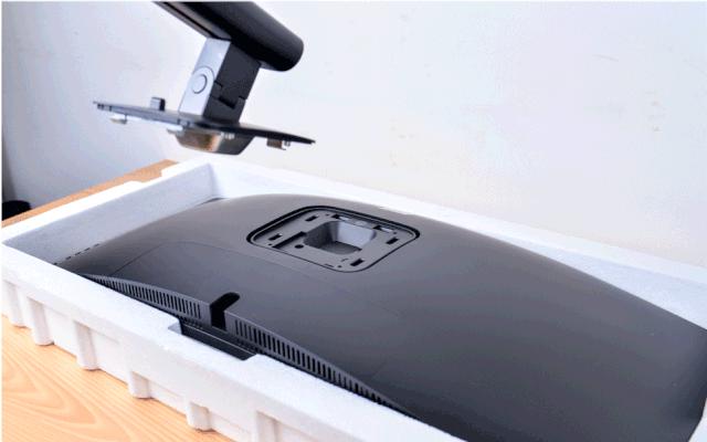 用了两年的小米34寸曲面显示器,小米34寸曲面显示器漏光严重