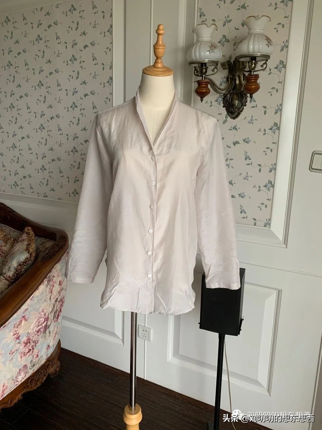 一身黑怎么穿才好看,轻社交场合穿搭