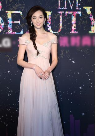 昆凌是混血吗,李小璐昆凌混血照