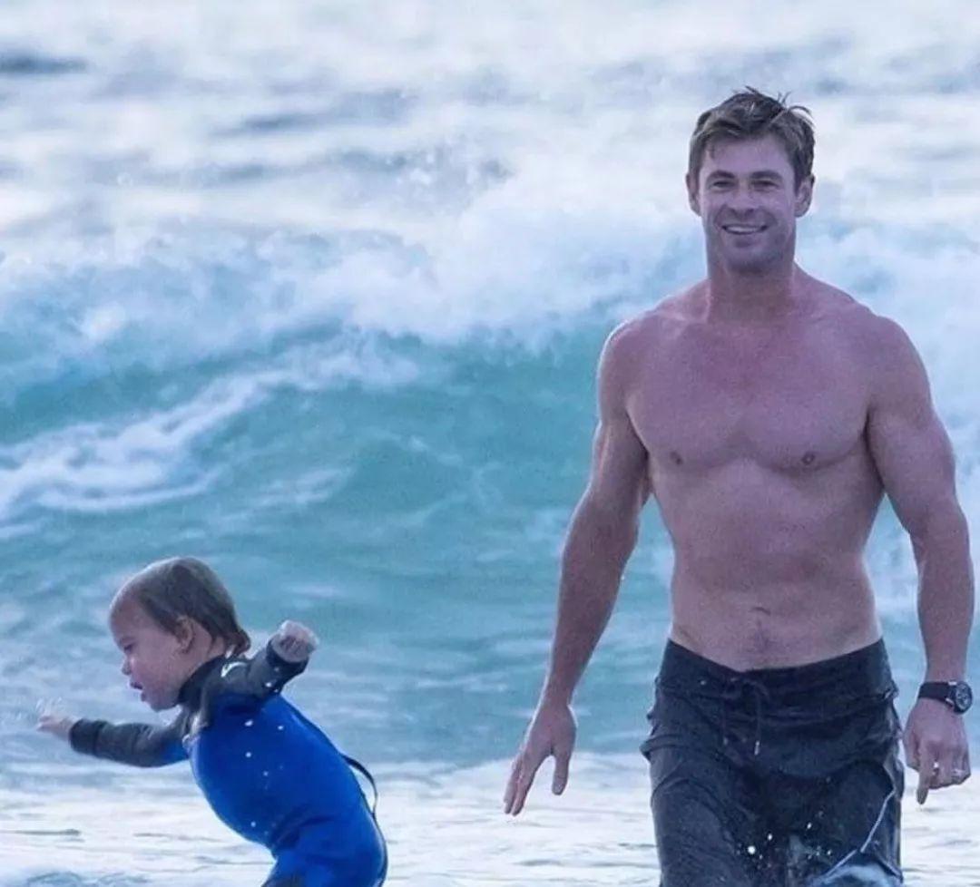 美队复联4雷神之锤,复联4美队背头