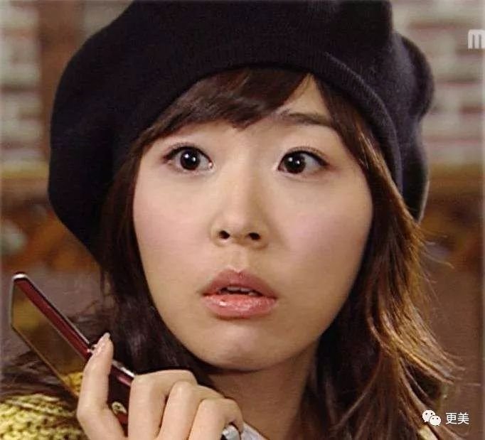 天后因队友吸du人气暴跌,公开承认整形却成蛇精下巴,瘦到脱相