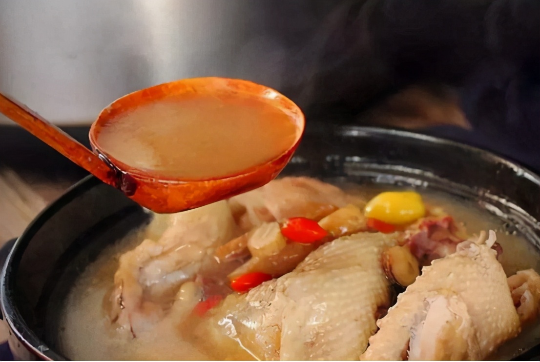 原汁原味的鸡汤才是好鸡汤,有营养不油腻的鸡汤