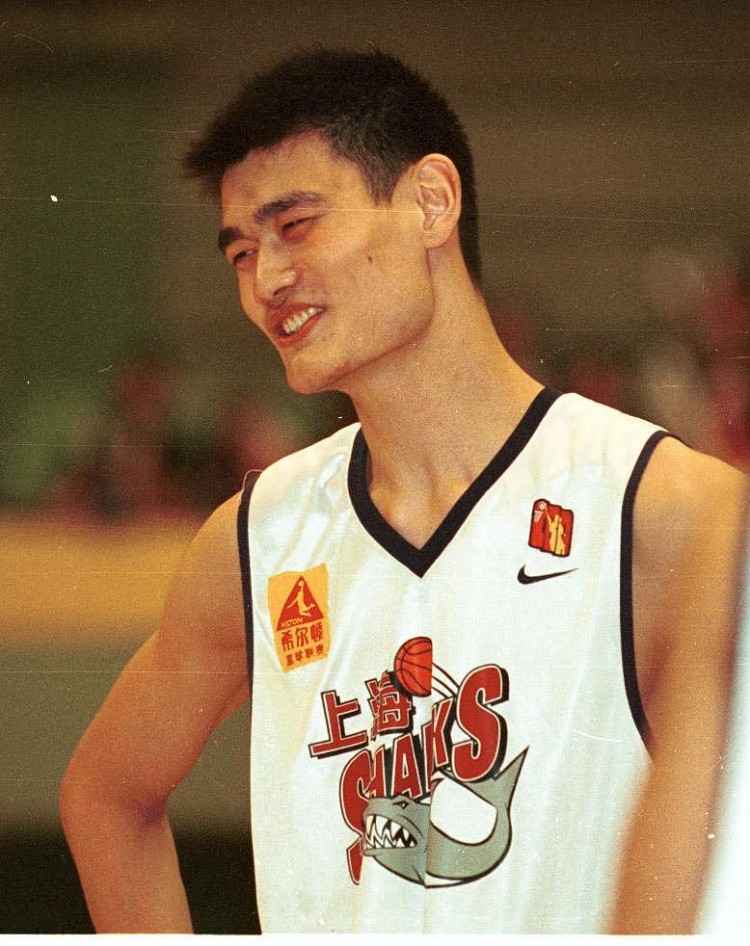 姚明的故事：中国篮球第一人，和麦迪太可惜，篮协主席的功与过