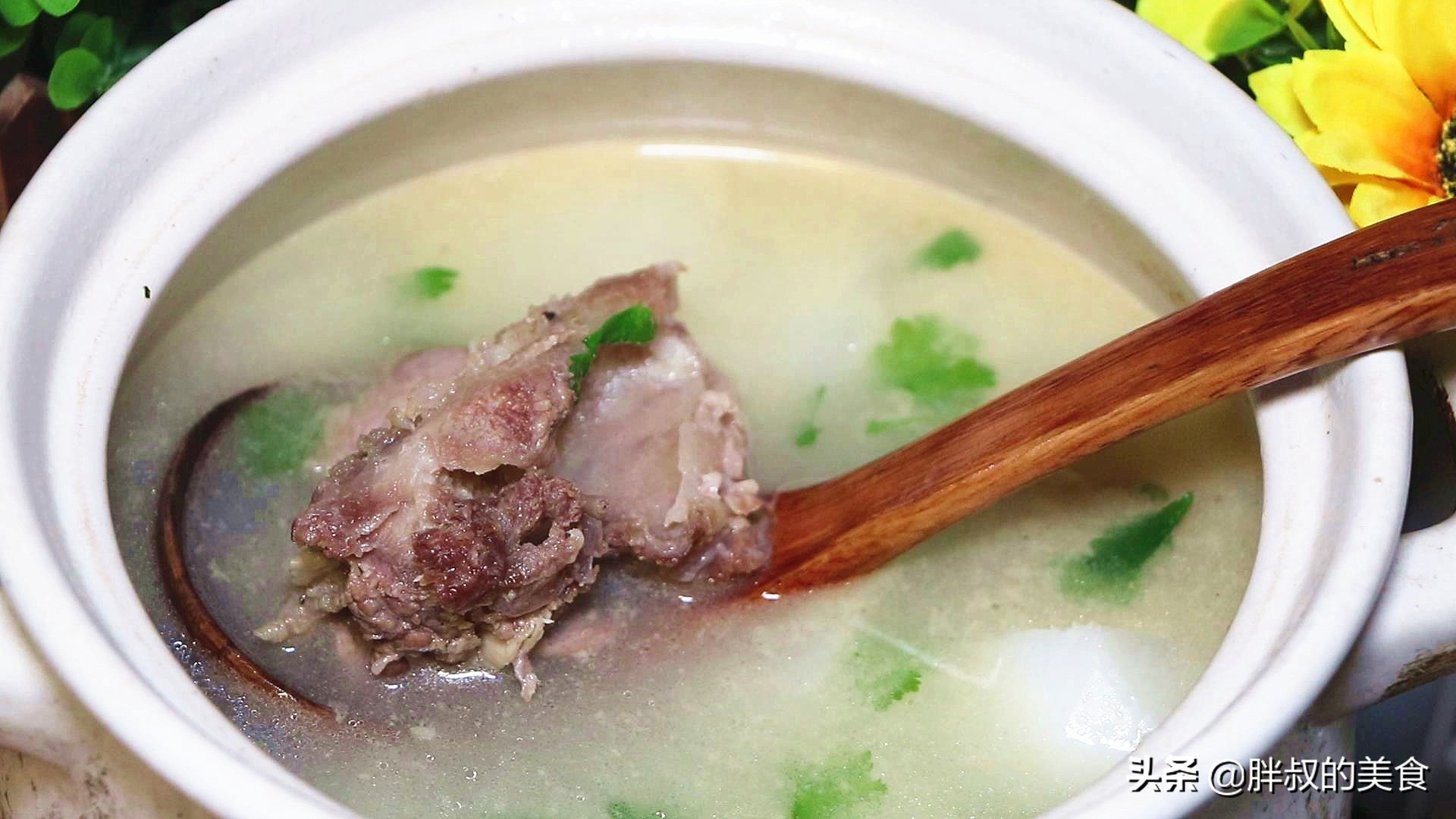 最好喝的牛骨汤做法,简单的牛骨汤家常做法