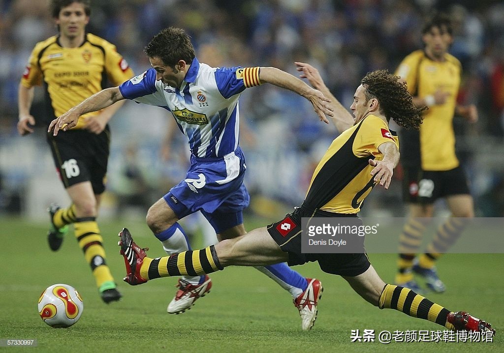 武磊二十四号球衣照片,武磊西班牙人7号球衣特写