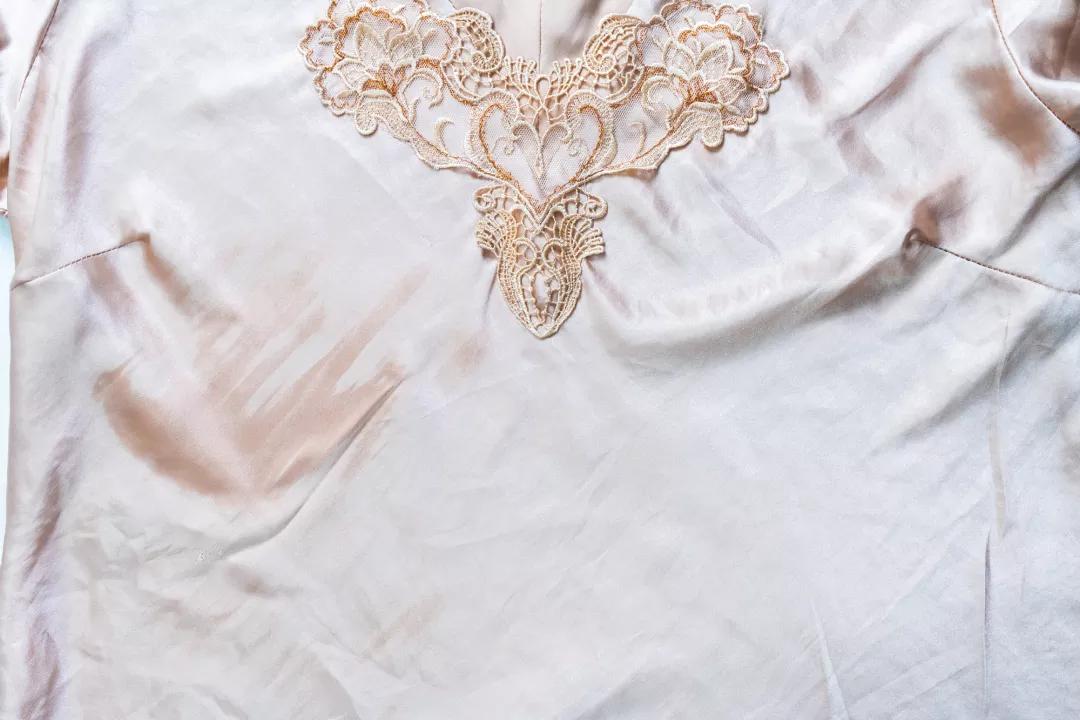 李佳琦带火的“东方戴森”:超大蒸汽一次熨5件，60秒摆平一件衣物