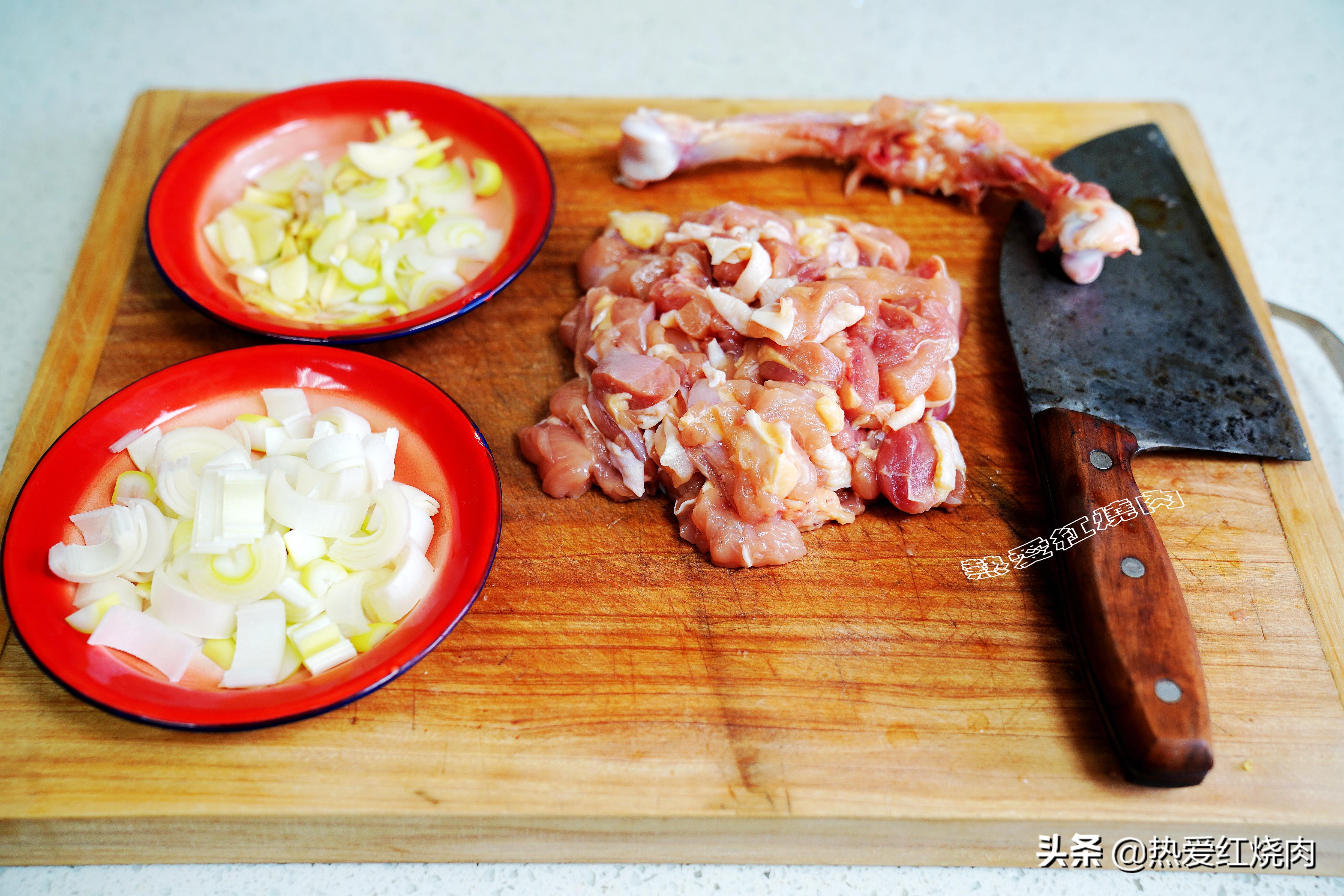 孜然炒鸡丁最正宗的做法,炒鸡胸丁肉嫩而不柴的诀窍