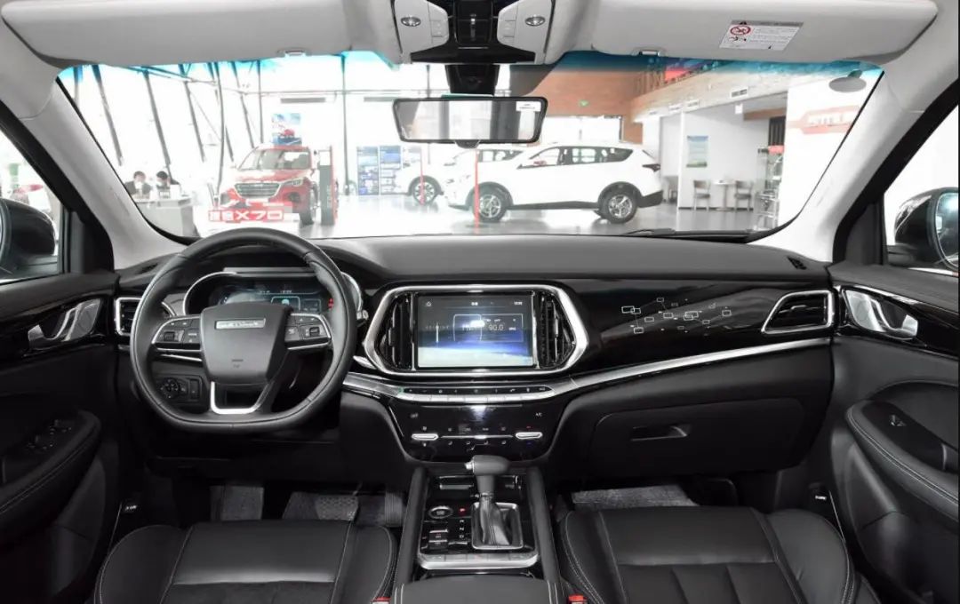 10万就能拿下的两款suv,10万空间大的6座suv