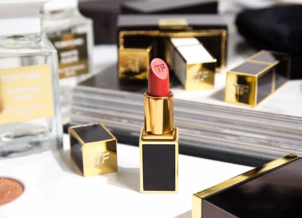 tf哪款口红显白适合黄皮素颜,tf20和160哪个色号显白