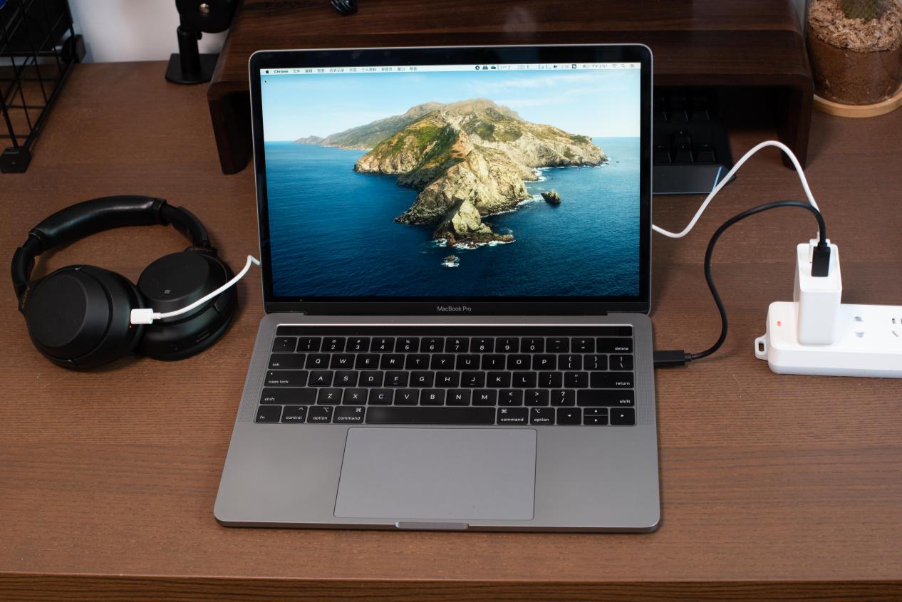 aigo便携式移动电源,aigo大容量移动电源