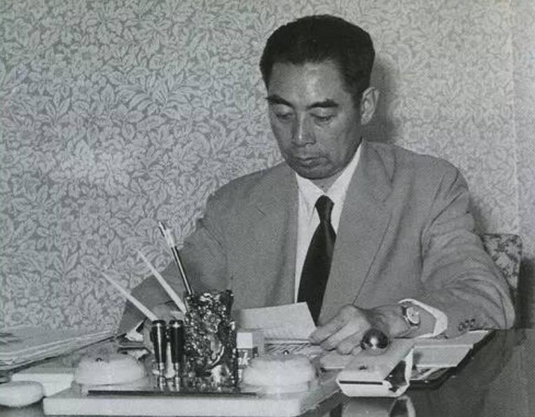 1971年，一件国宝在外宾宴会上离奇失窃，周总理如何巧计夺回？