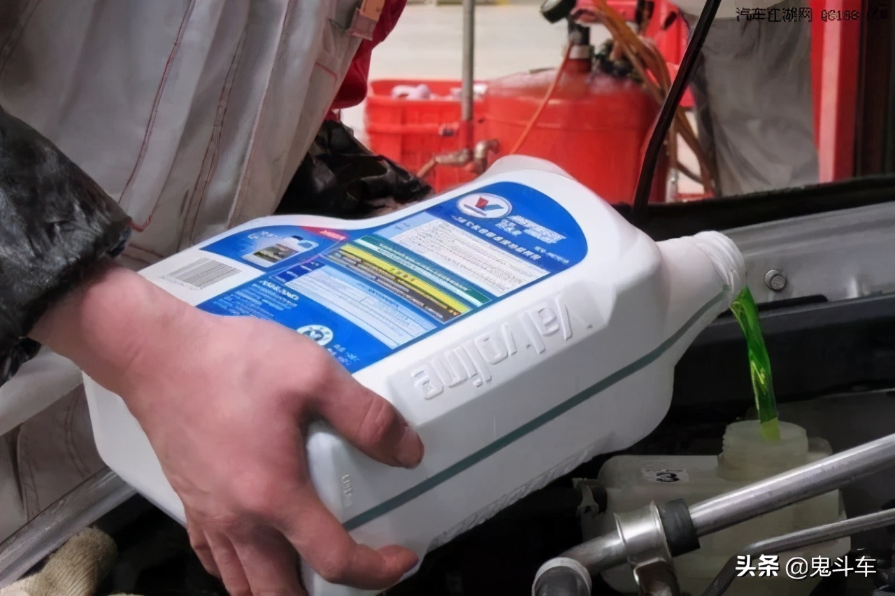 防冻液有点浑浊要不要换,防冻液变浑浊需要换吗