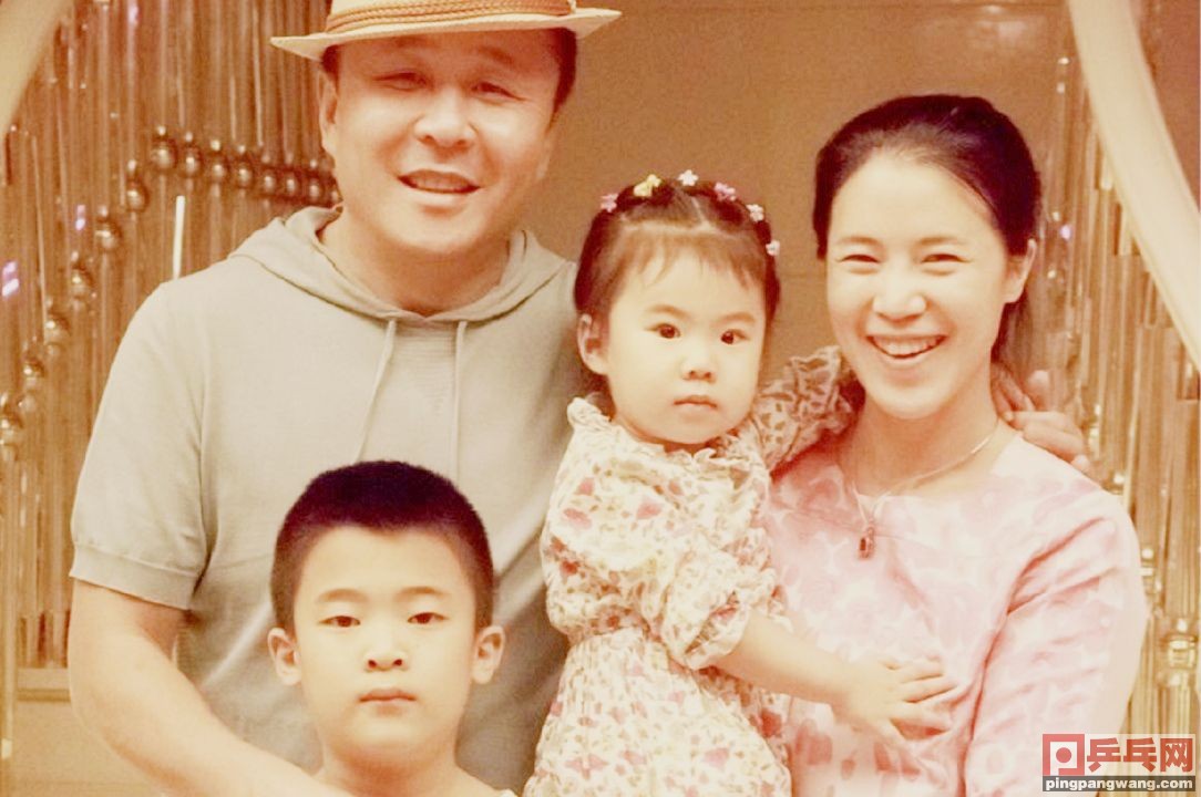 国乒世界冠军随夫君化名威海南海人捐物资，刘国梁自掏腰包